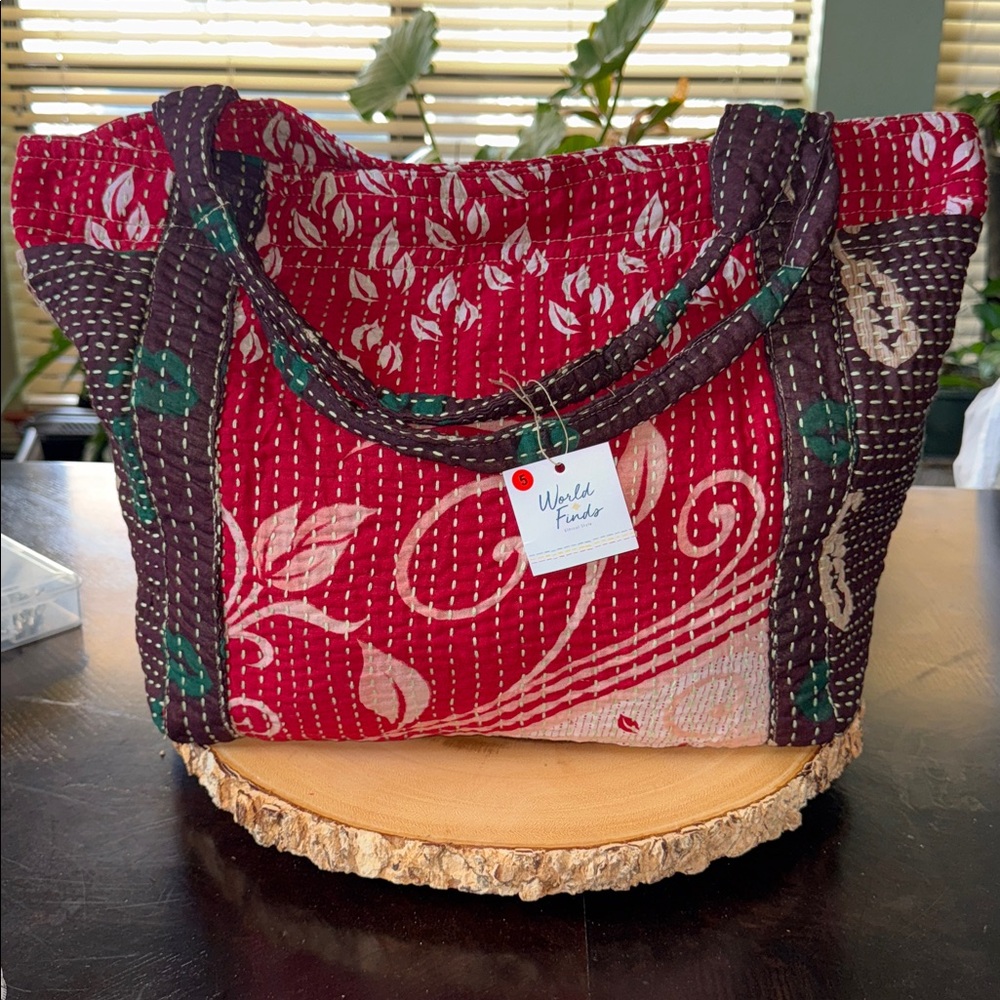 NWT Kantha Floral Pink Tote Bag world finds, snap enclosure 20’’wide x 13’’ tall